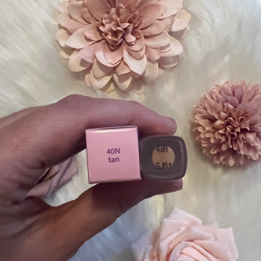 Tarte Creaseless Concealer 40N Tan - Picture 3 of 4